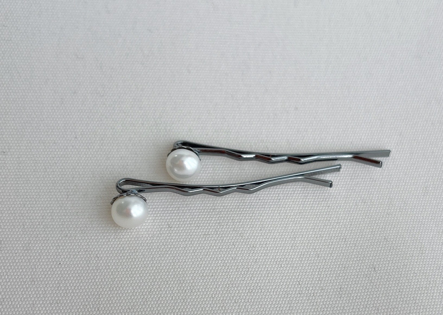 freshwater pearl hair pins, single pearl with metallic gray hairpin