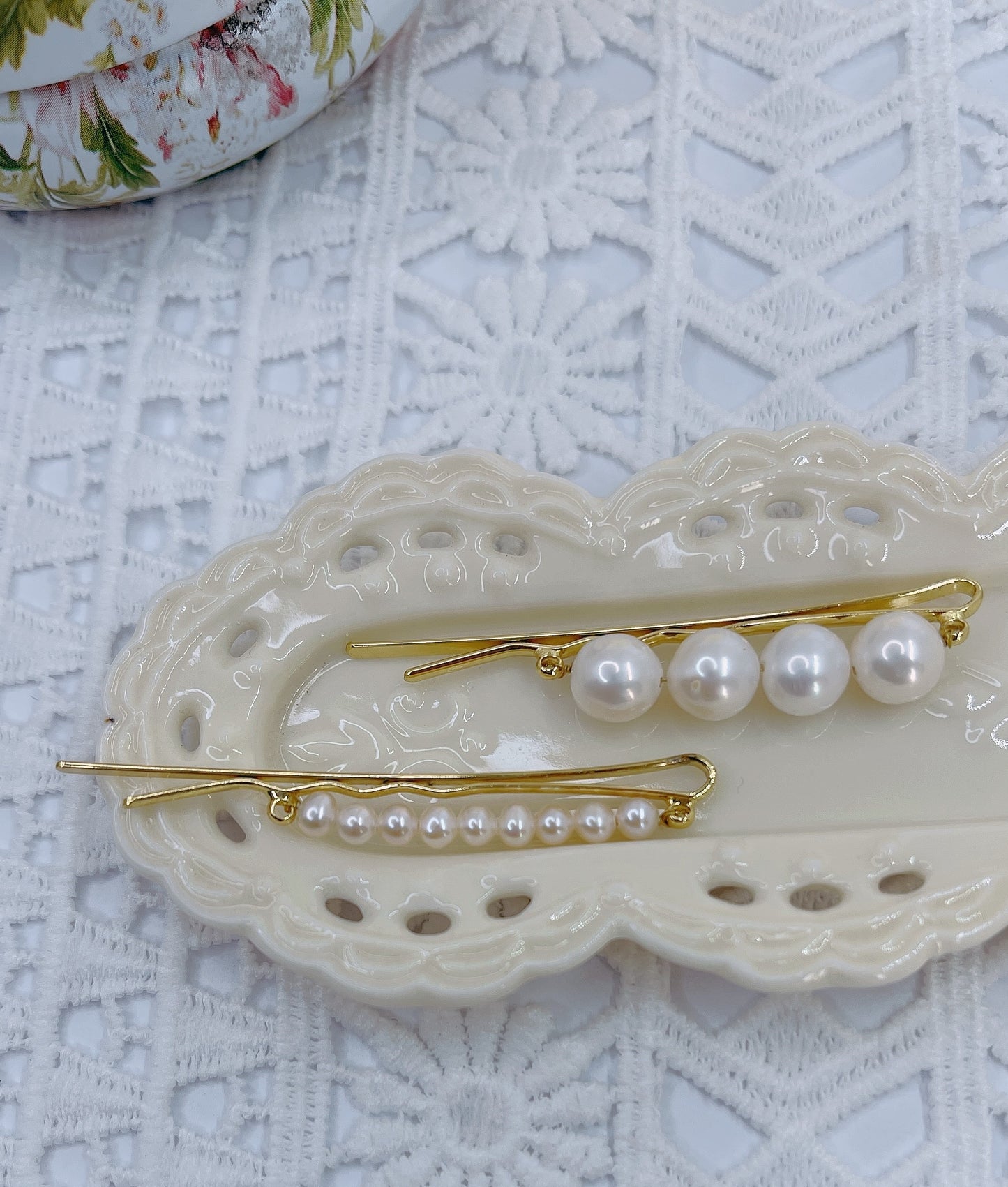 Vintage pearl hair pins, a set of 2 minimalist barrette